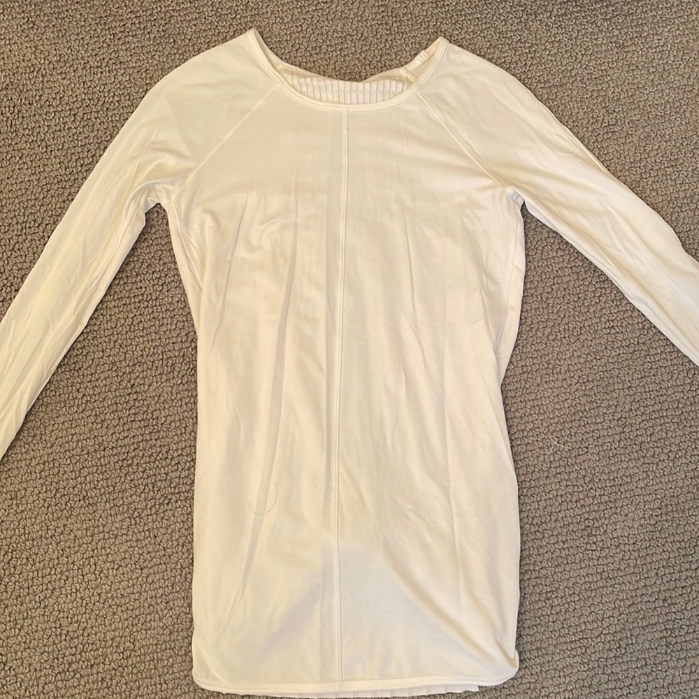 Womens Lululemon, Sz 4, long sleeve, and accordion back